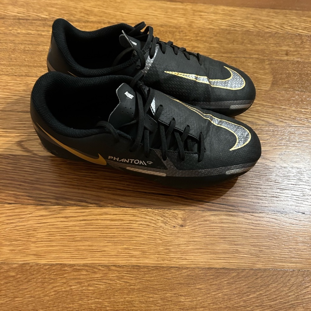 Nike Soccer shoes, size US 4.5 Y